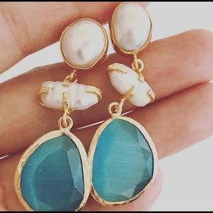 Gold pearl earrings